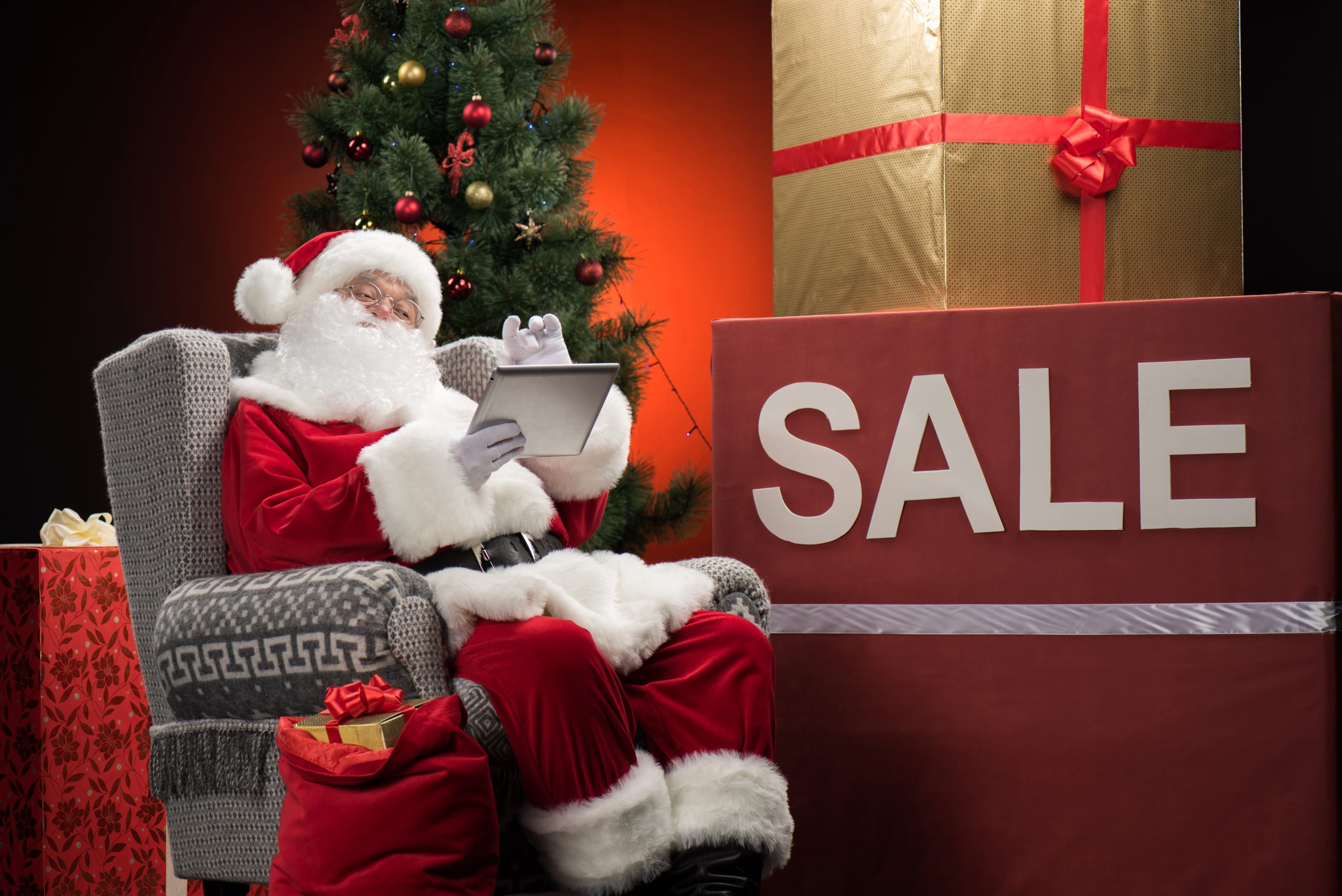 Holiday Sales 2025: How Retail & Hospitality Can Prepare for Their Busiest Season